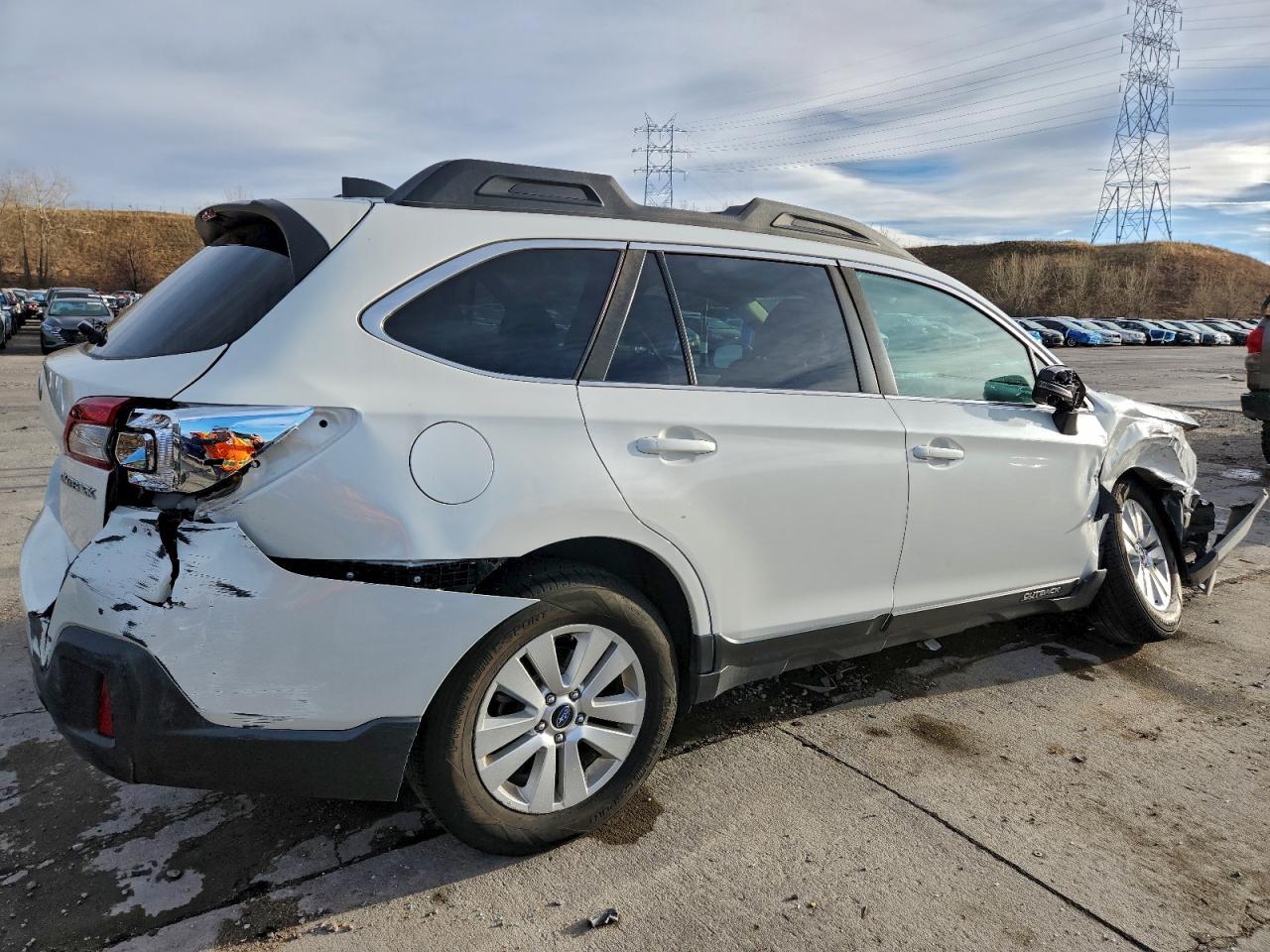 Subaru Outback 2.5i Premium Image 3