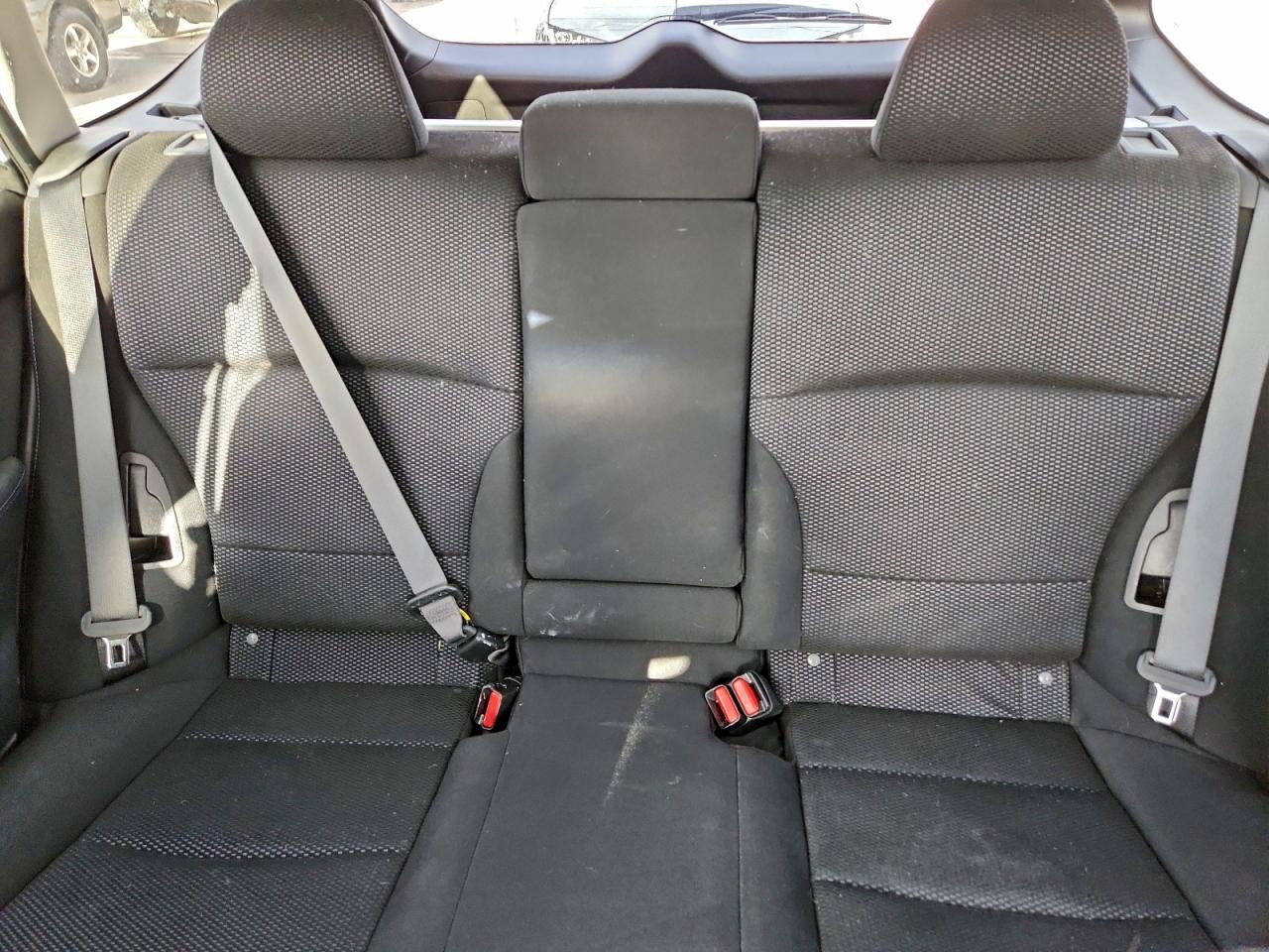 Subaru Outback 2.5i Premium Image 10