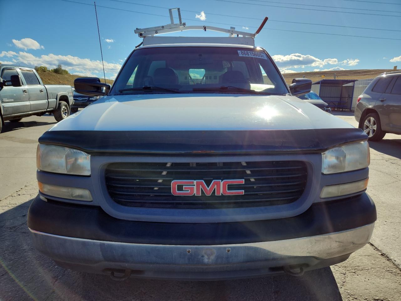 GMC Sierra C1500 Image 2