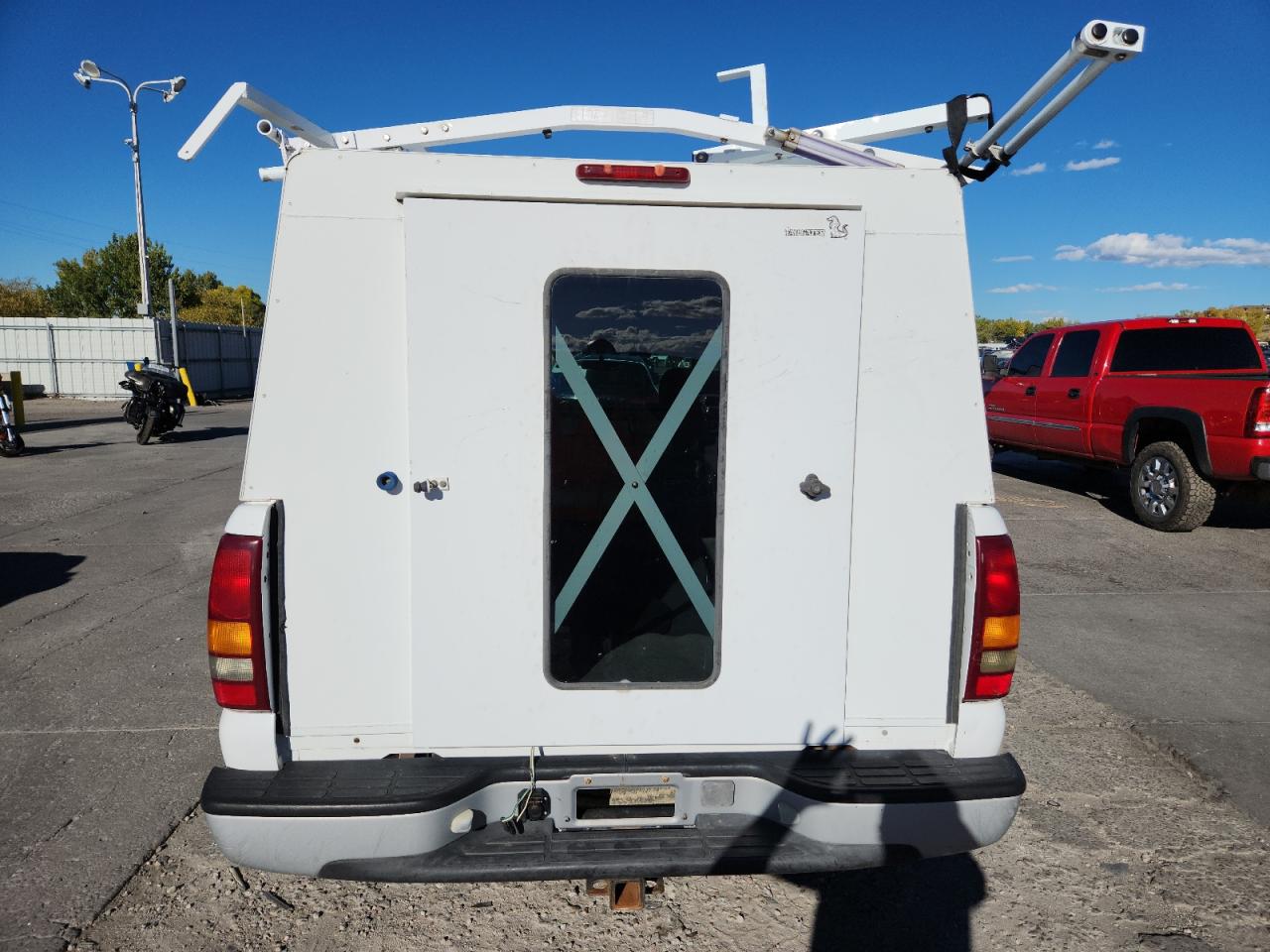 GMC Sierra C1500 Image 10