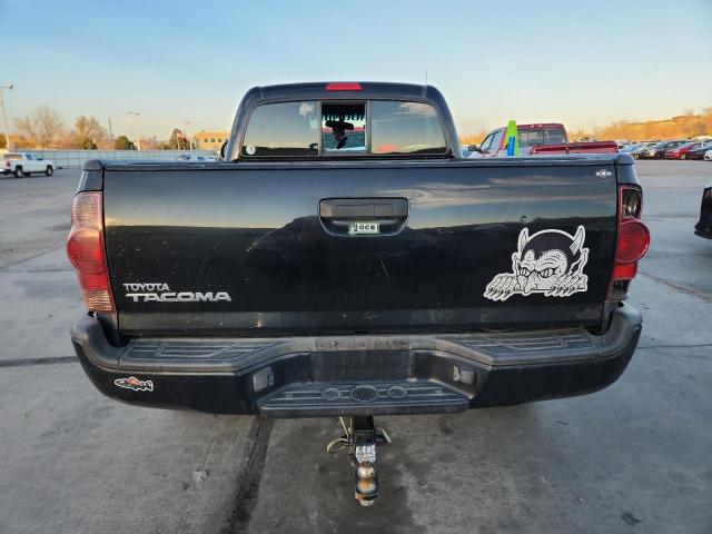 Toyota Tacoma Image 3