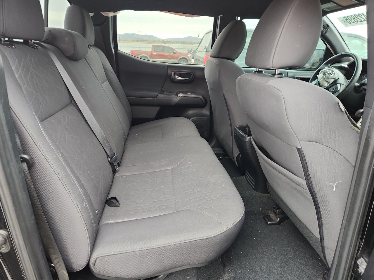 Toyota Tacoma Double Cab Image 10