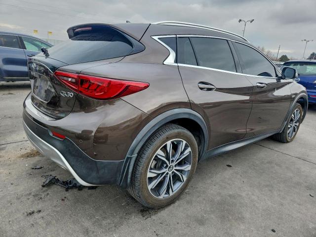 INFINITI Qx Base Image 9