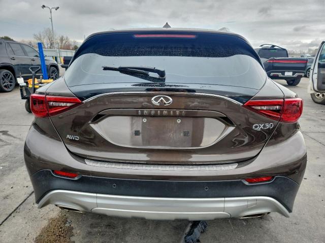 INFINITI Qx Base Image 8