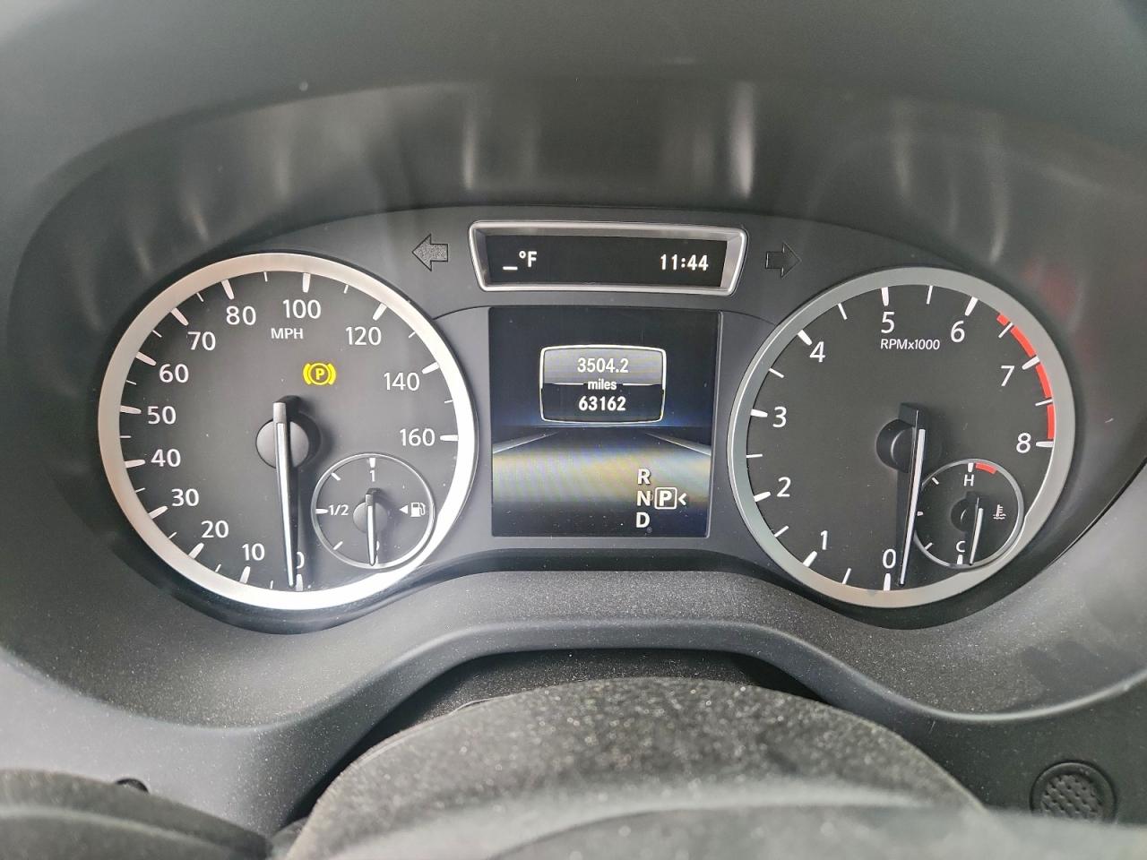 INFINITI Qx Base Image 14