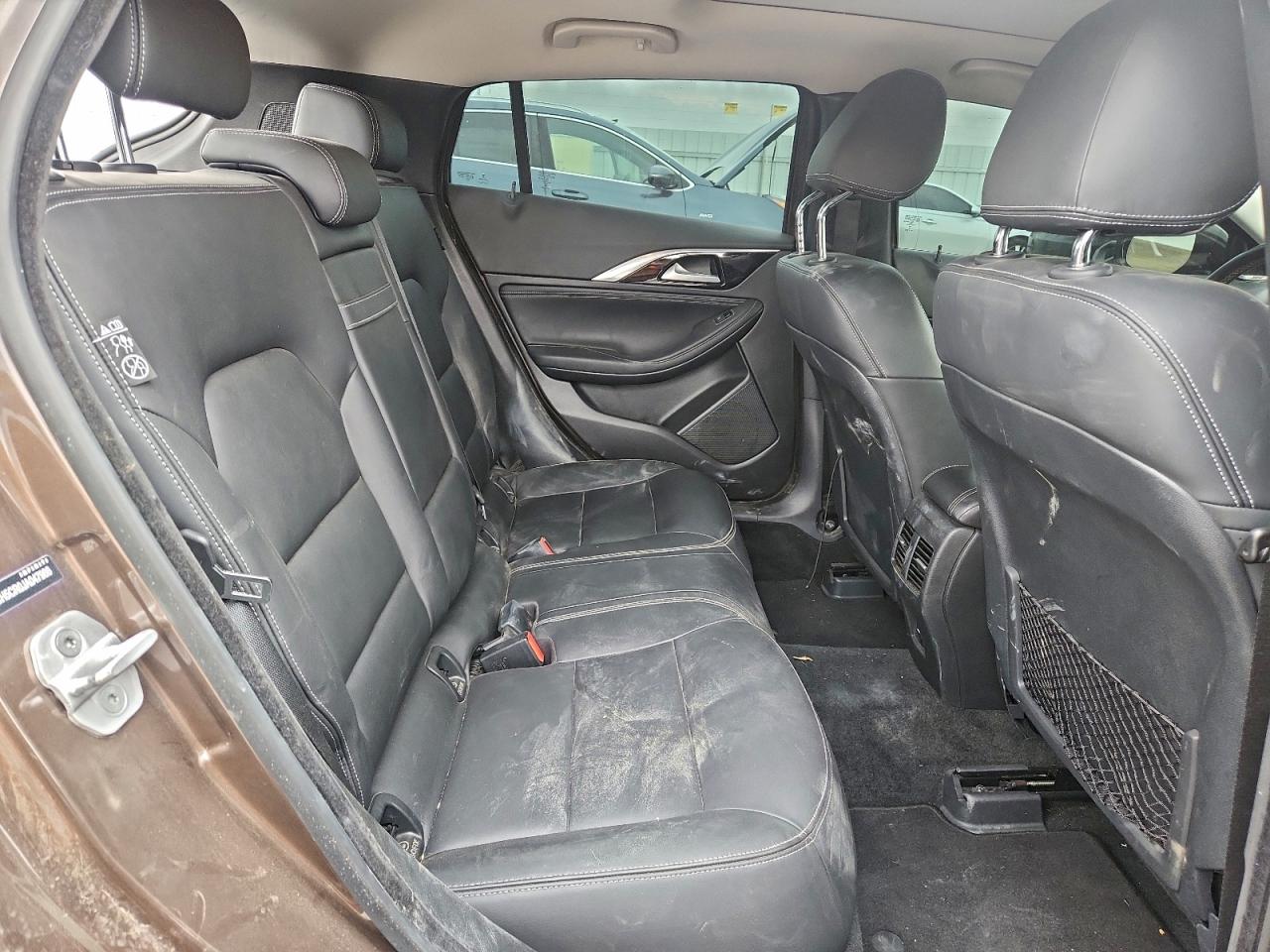 INFINITI Qx Base Image 5