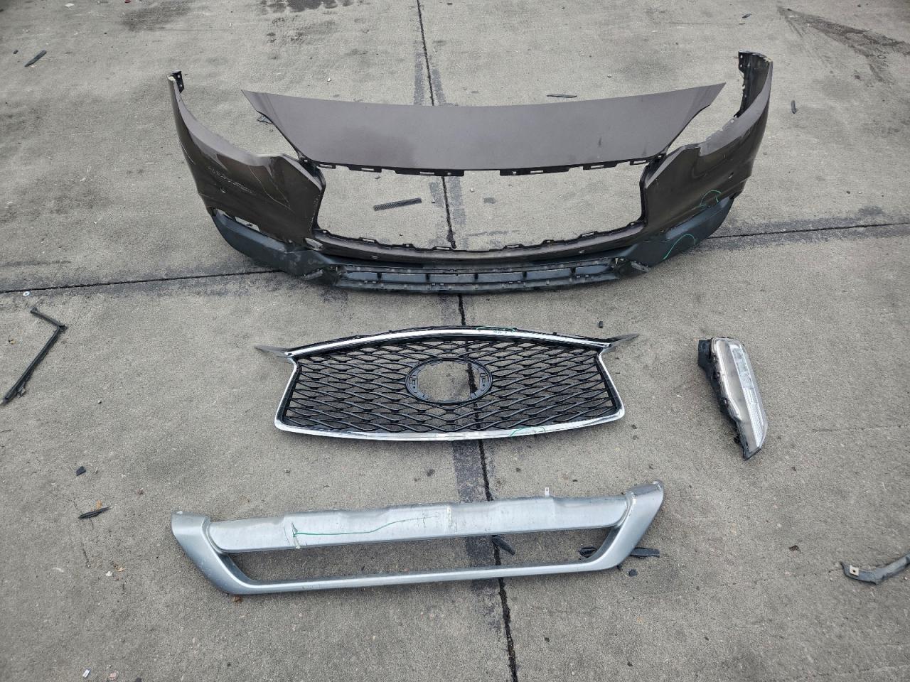 INFINITI Qx Base Image 3