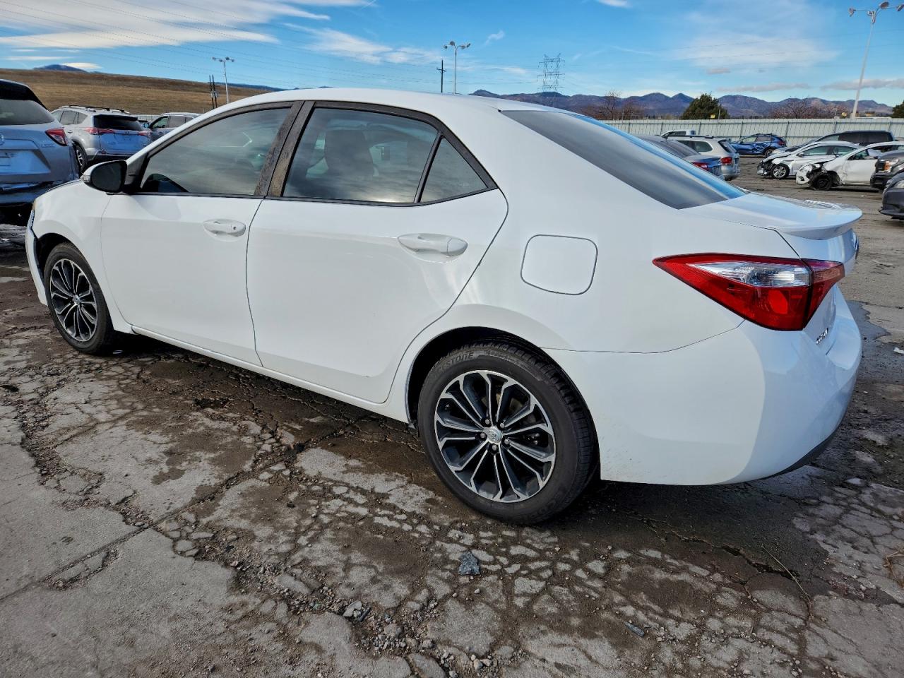 Toyota Corolla L Image 11