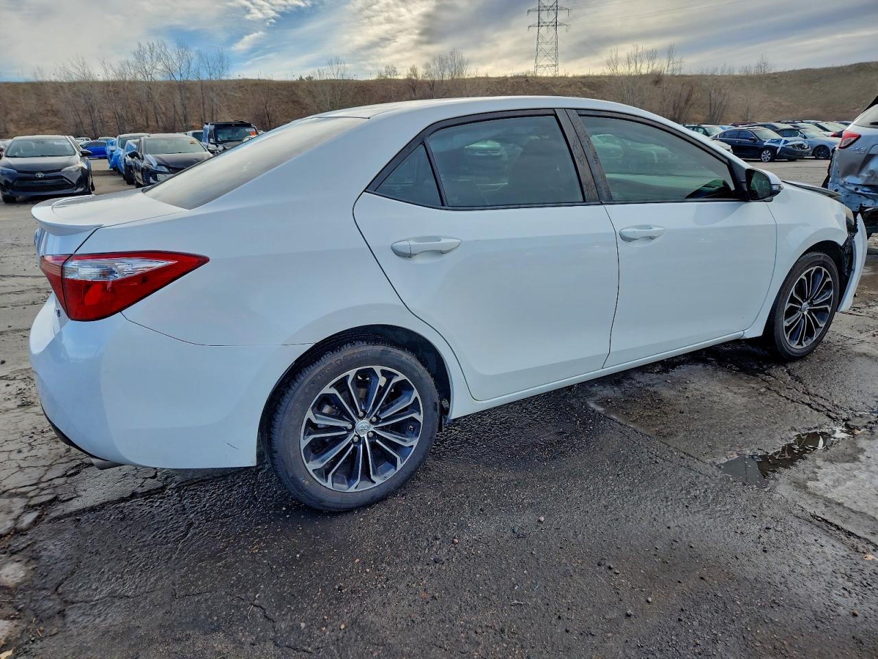 Toyota Corolla L Image 3