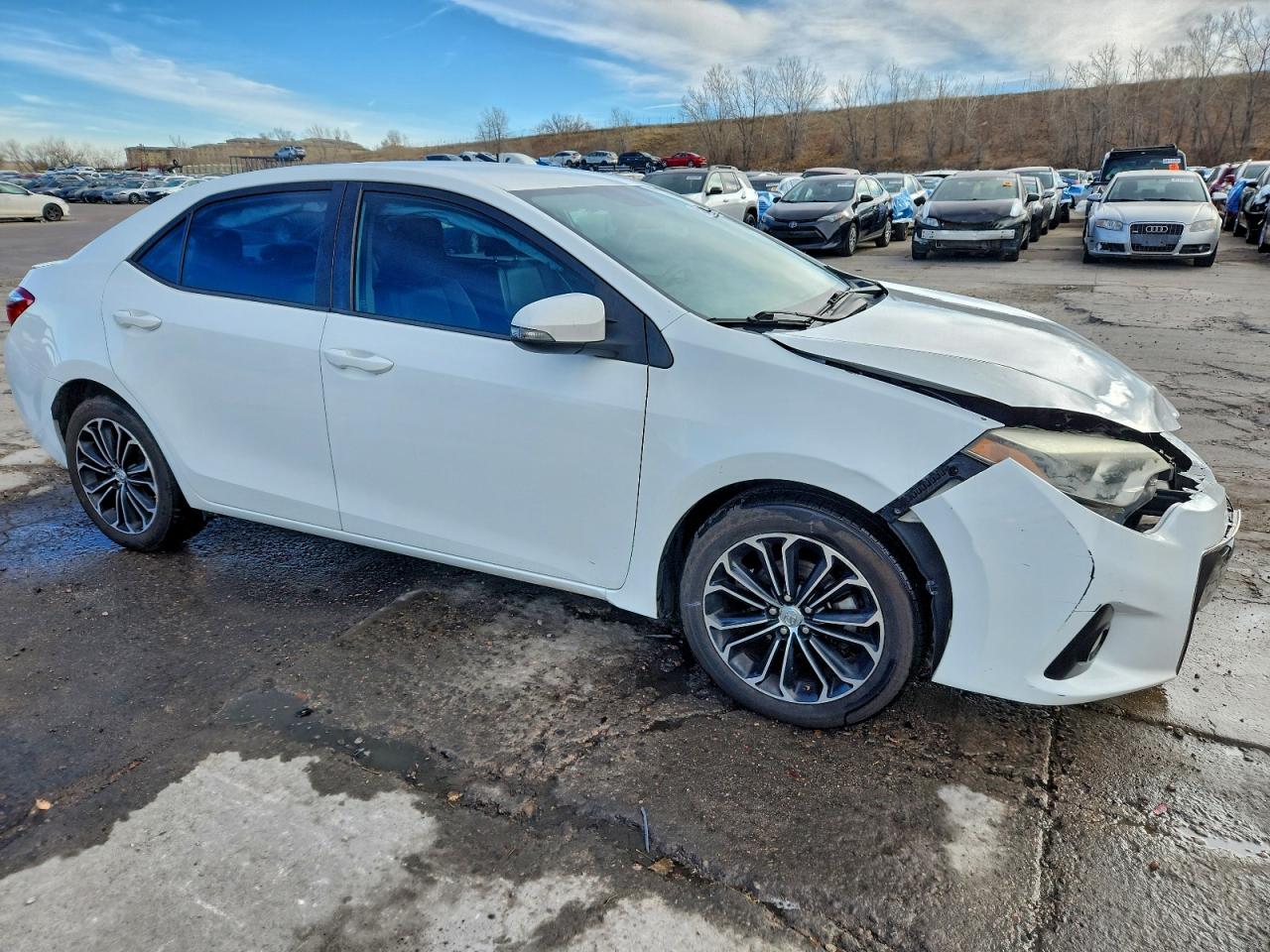 Toyota Corolla L Image 12