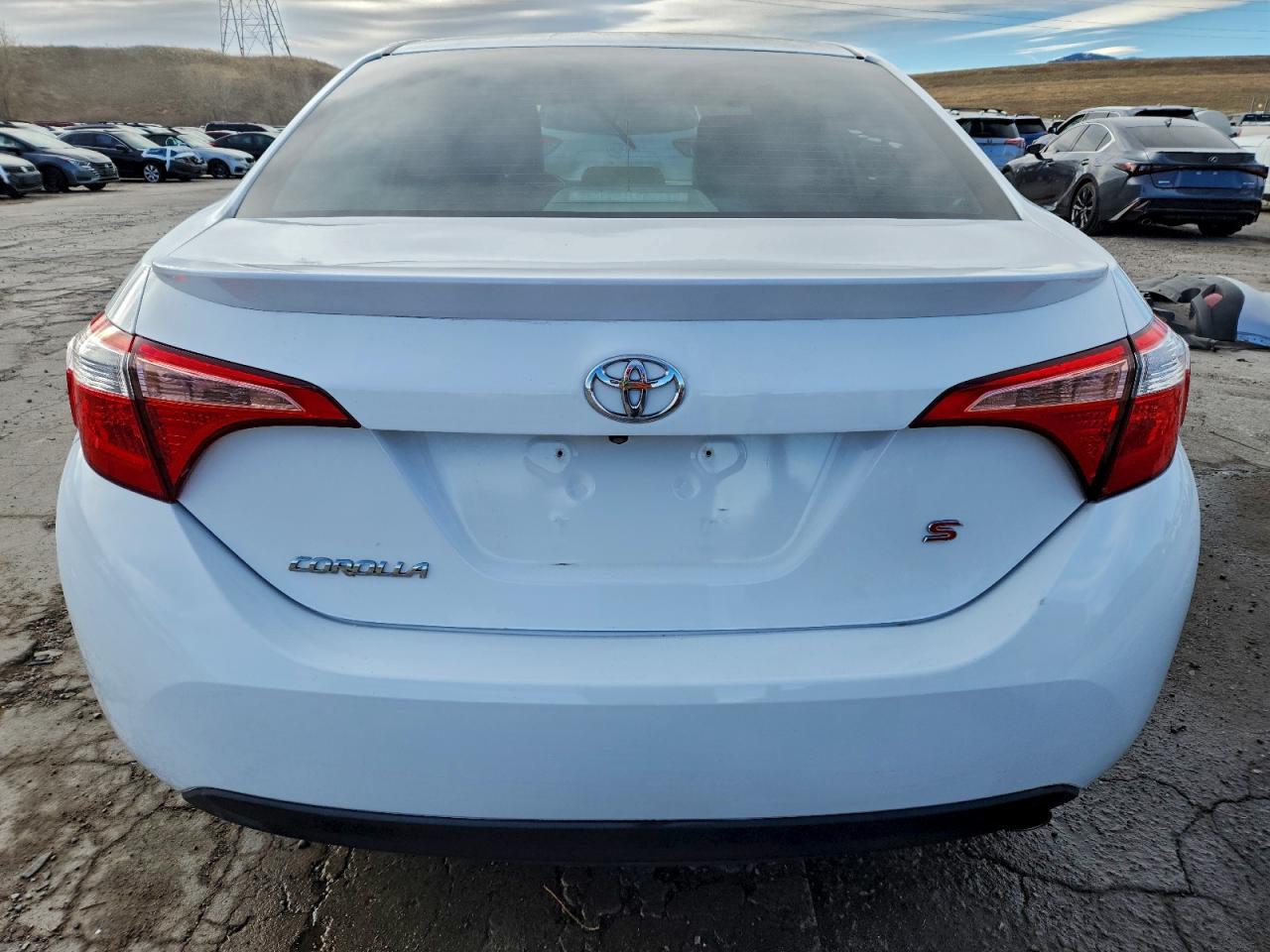 Toyota Corolla L Image 8