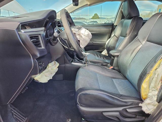 Toyota Corolla L Image 2