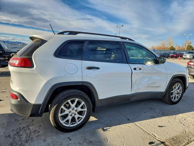 Jeep Cherokee Sport Image 3