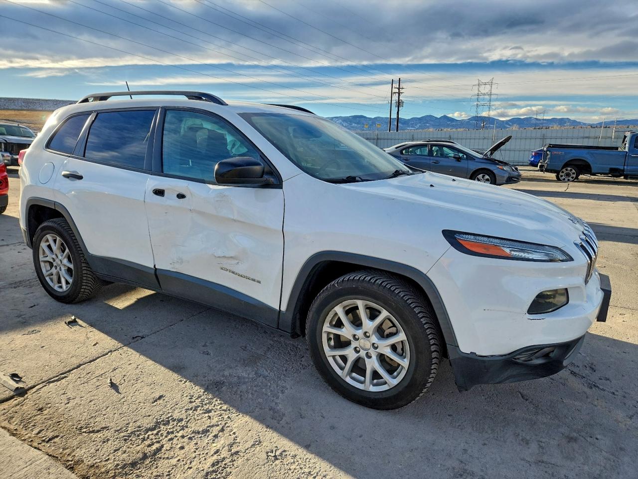 Jeep Cherokee Sport Image 2