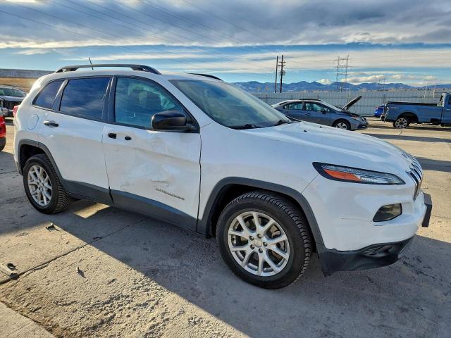 Jeep Cherokee Sport Image 2