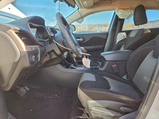 Jeep Cherokee Sport Image 5