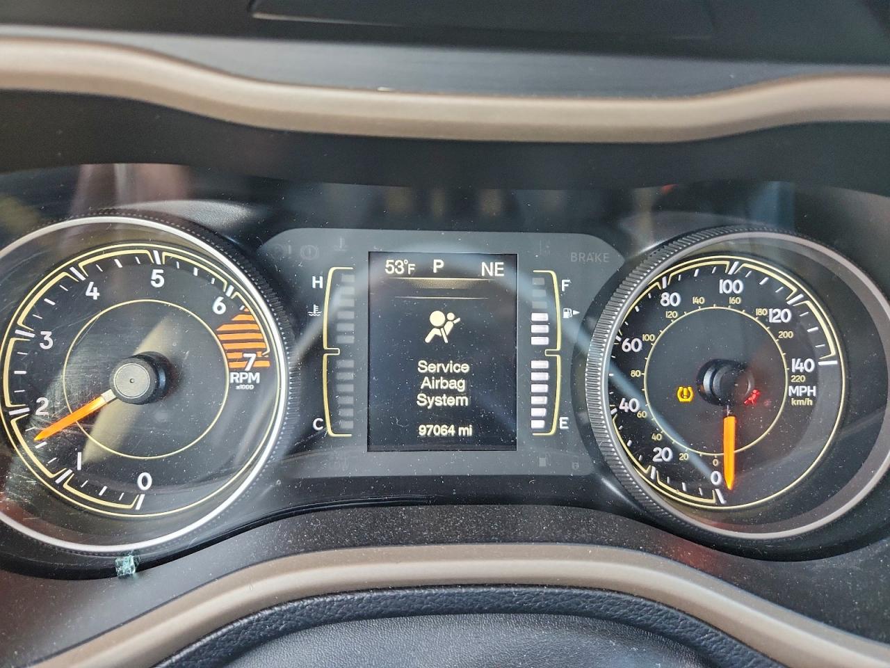 Jeep Cherokee Sport Image 13