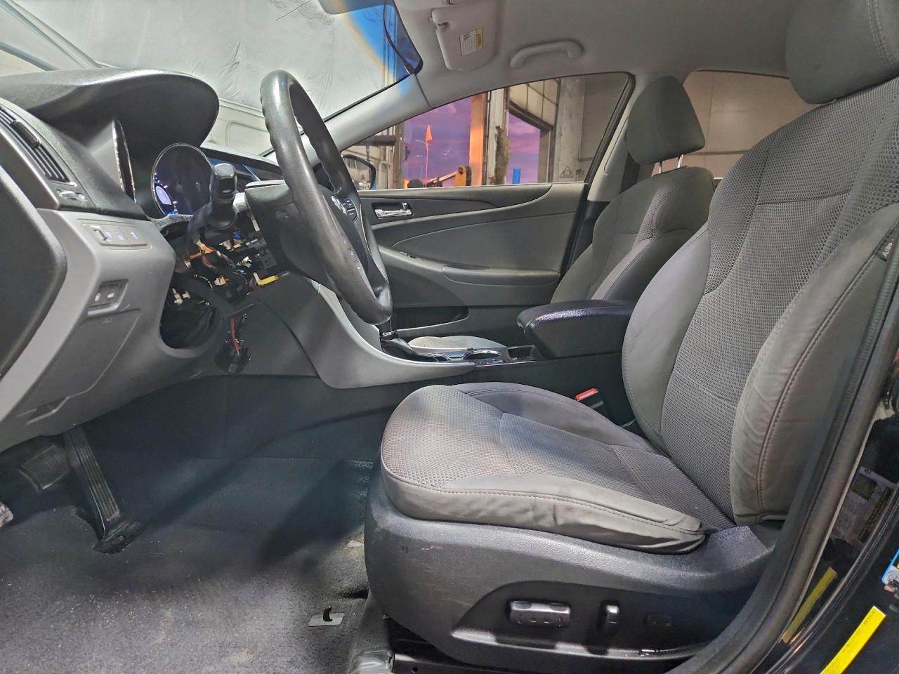 Hyundai SONATA Gls Image 8