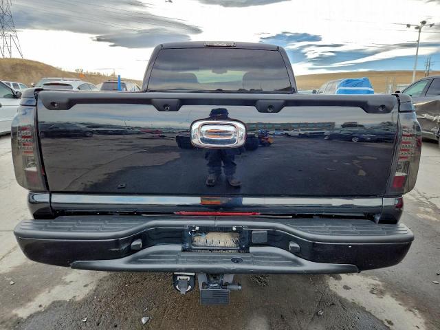 GMC Sierra K1500 Denali Image 4