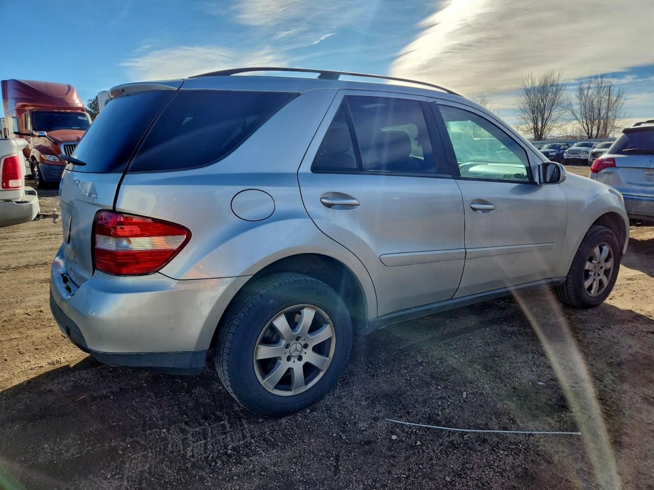 Mercedes-Benz M-Class 350 Image 2