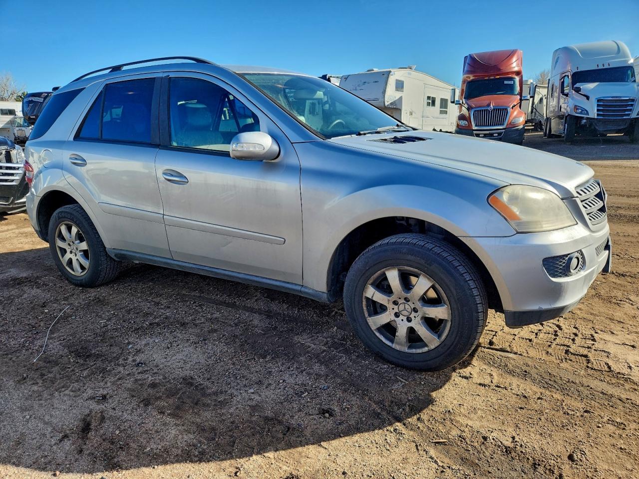 Mercedes-Benz M-Class 350 Image 8