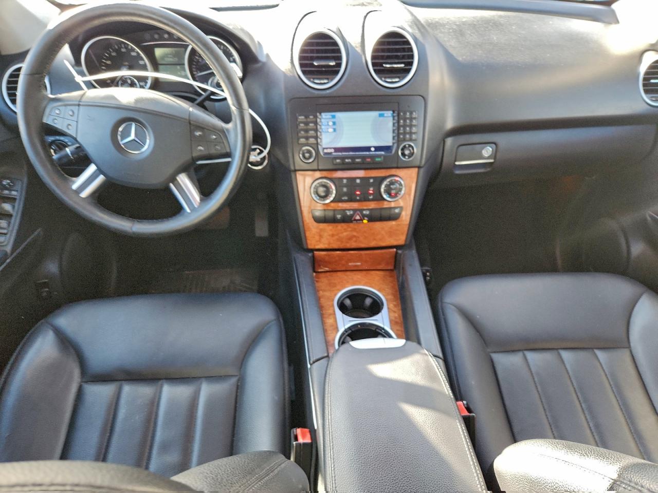 Mercedes-Benz M-Class 350 Image 11