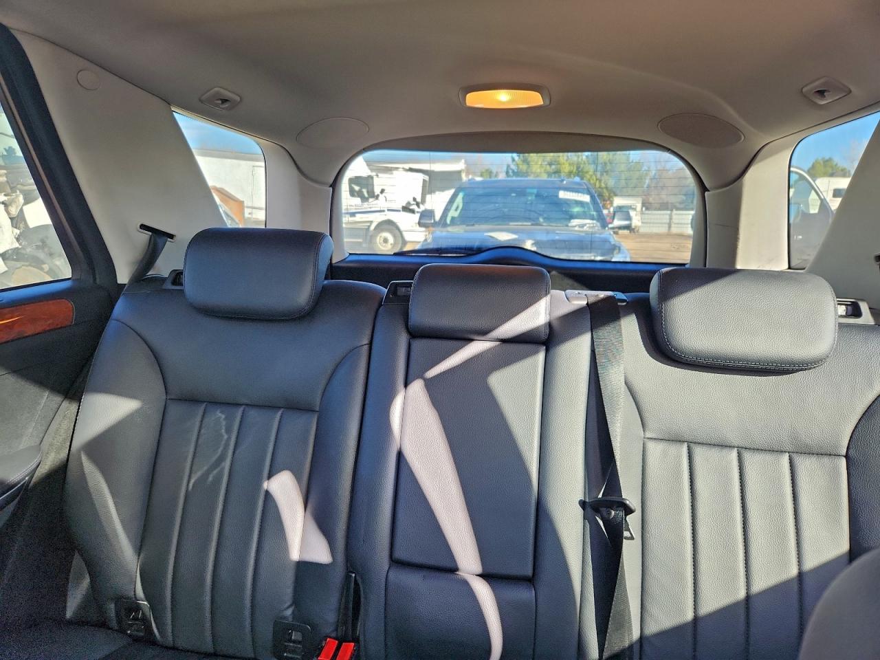 Mercedes-Benz M-Class 350 Image 4