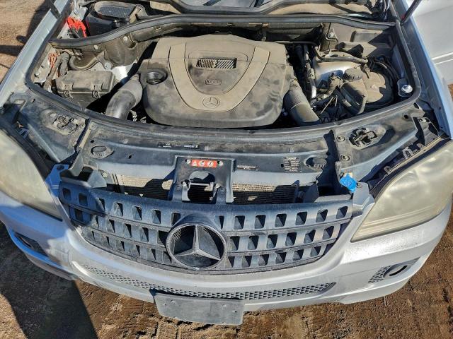 Mercedes-Benz M-Class 350 Image 12