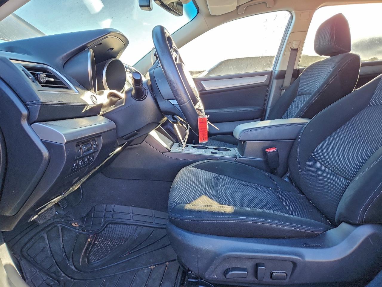 Subaru Outback 2.5i Premium Image 4