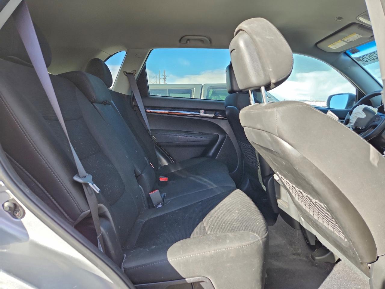 Kia Sorento Lx Image 6