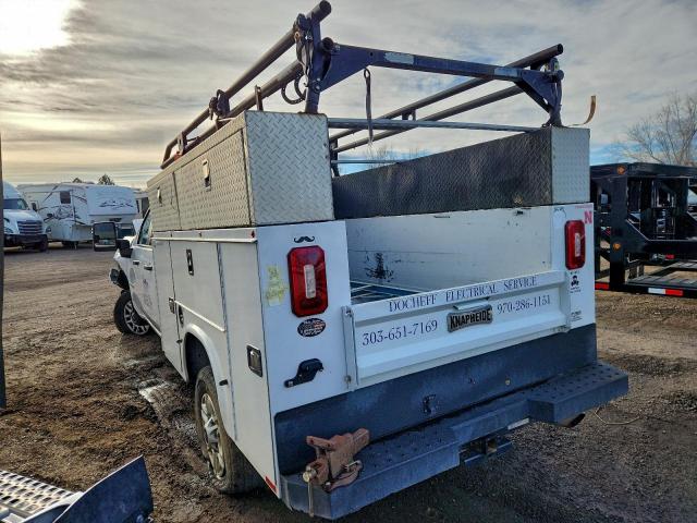 Chevrolet Silverado K2500 Heavy Duty Image 4