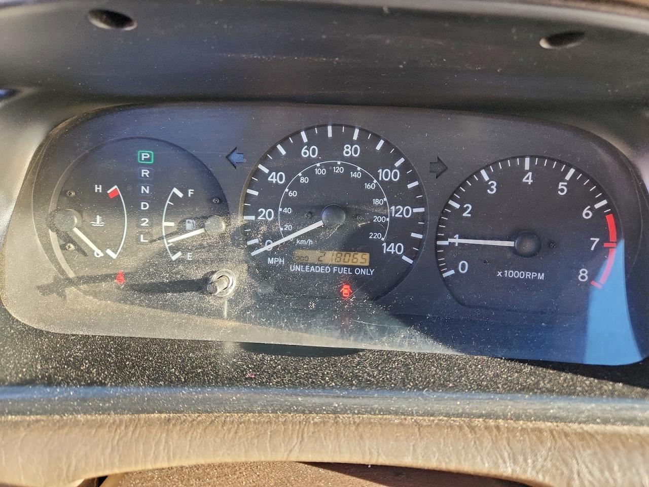 Toyota Camry Le Image 8