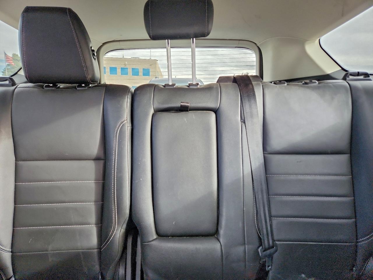 Ford Escape Titanium Image 5