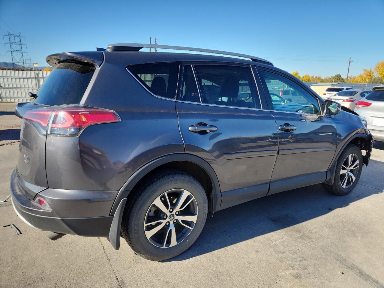 Toyota RAV4 Xle Image 12