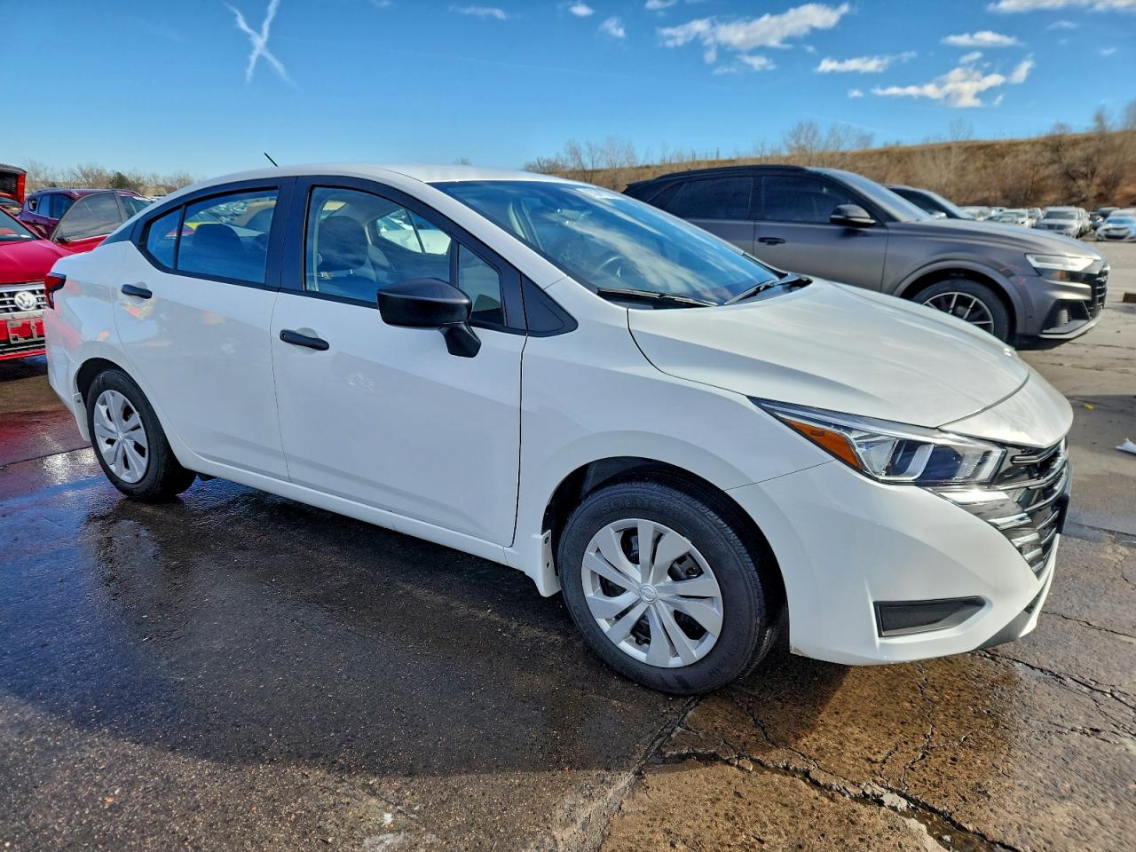 Nissan Versa S Image 4