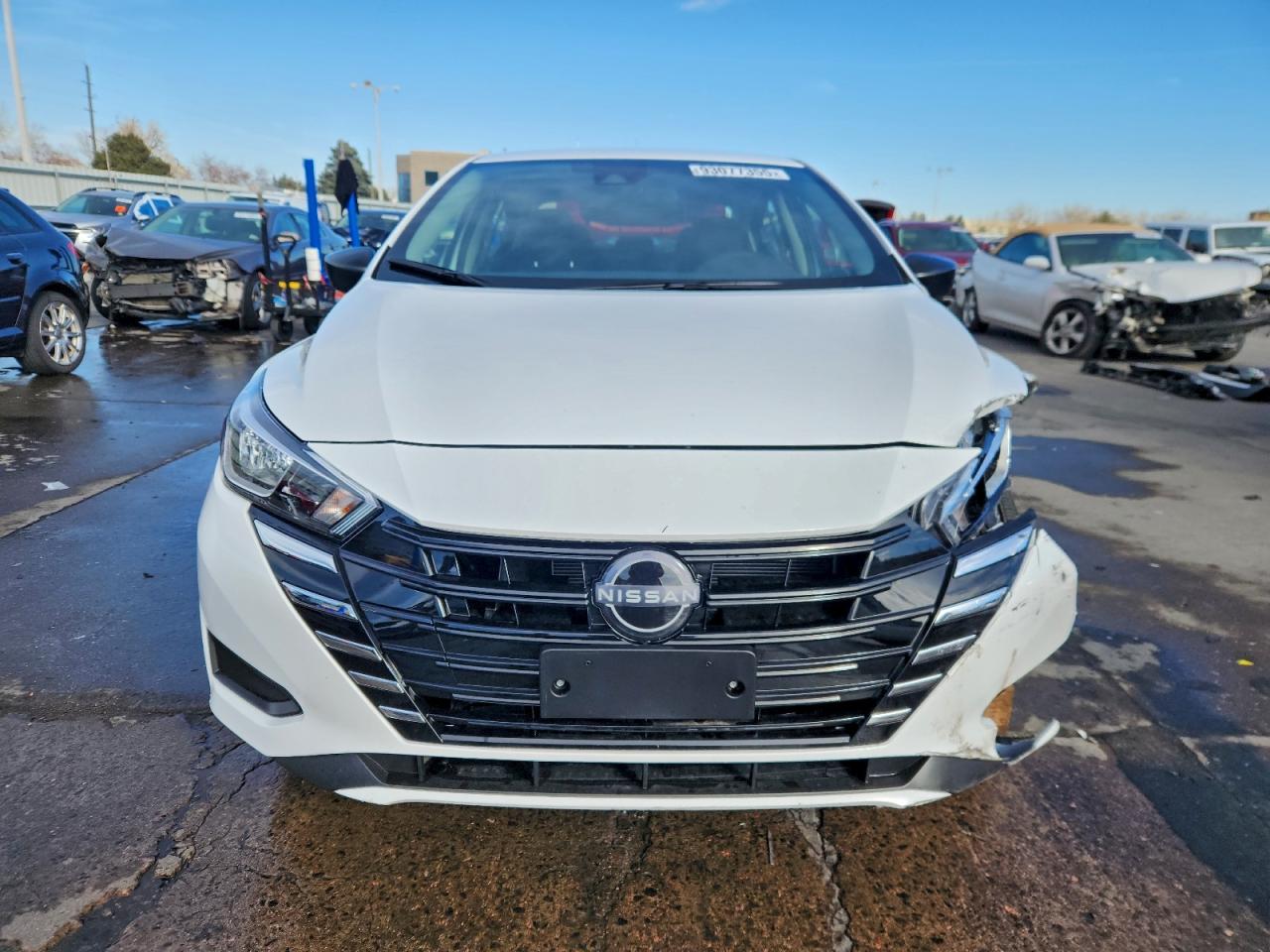 Nissan Versa S Image 8