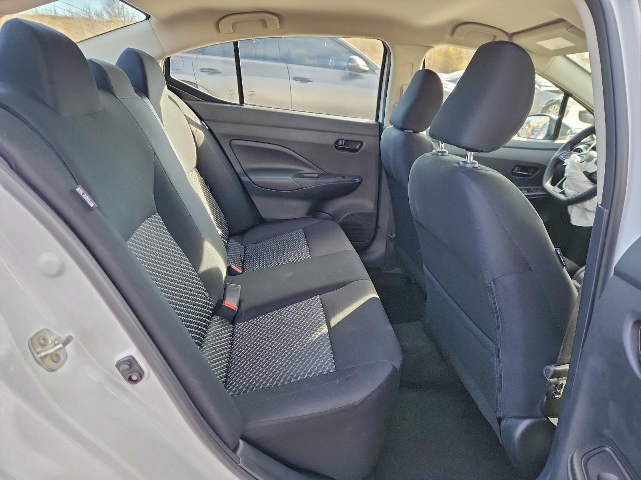 Nissan Versa S Image 10