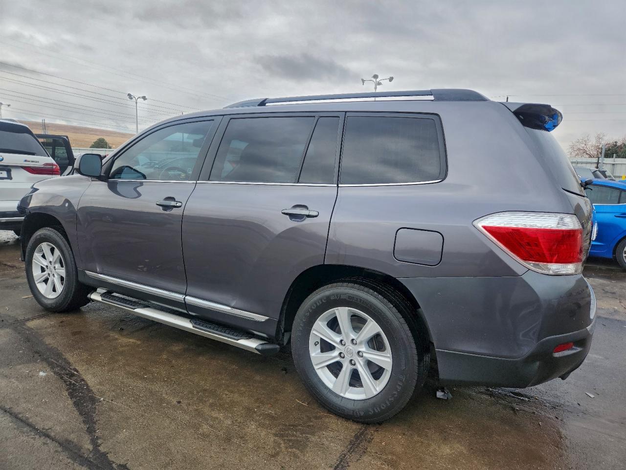 Toyota Highlander Base Image 2