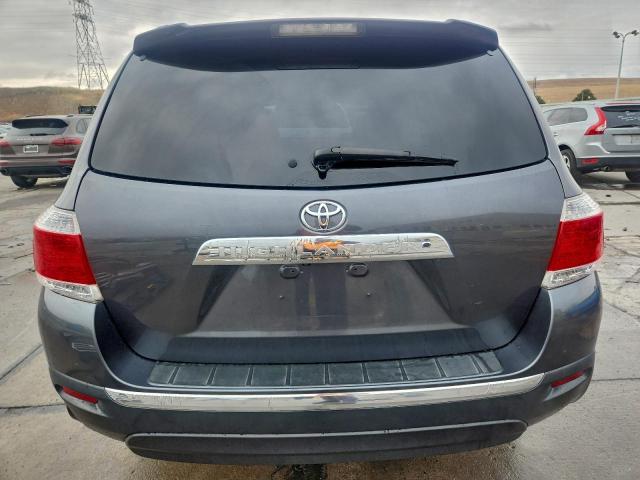 Toyota Highlander Base Image 5