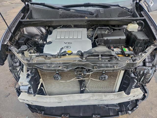 Toyota Highlander Base Image 10