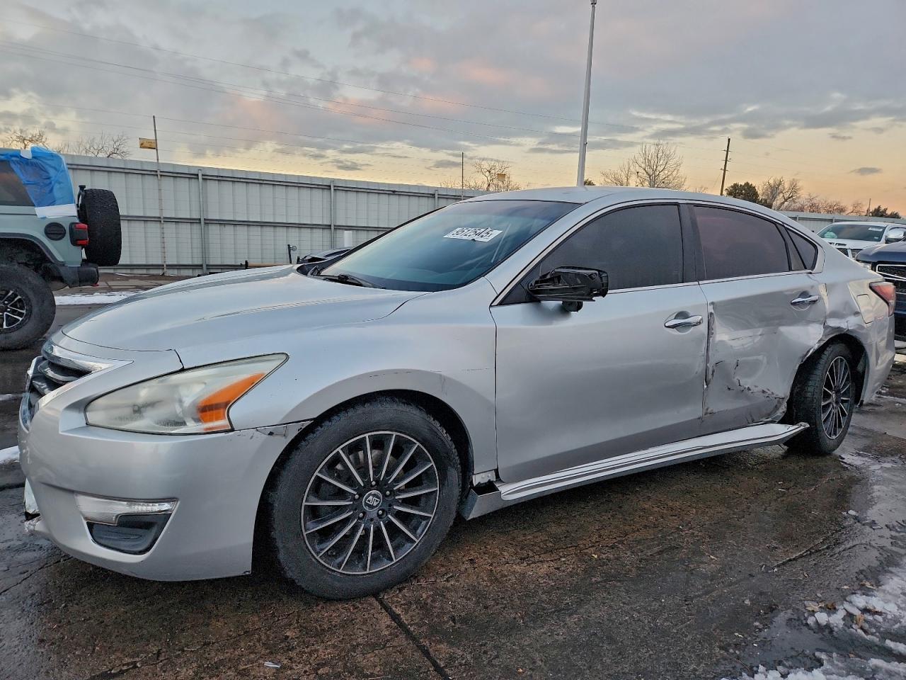 Nissan Altima 2.5 Image 1