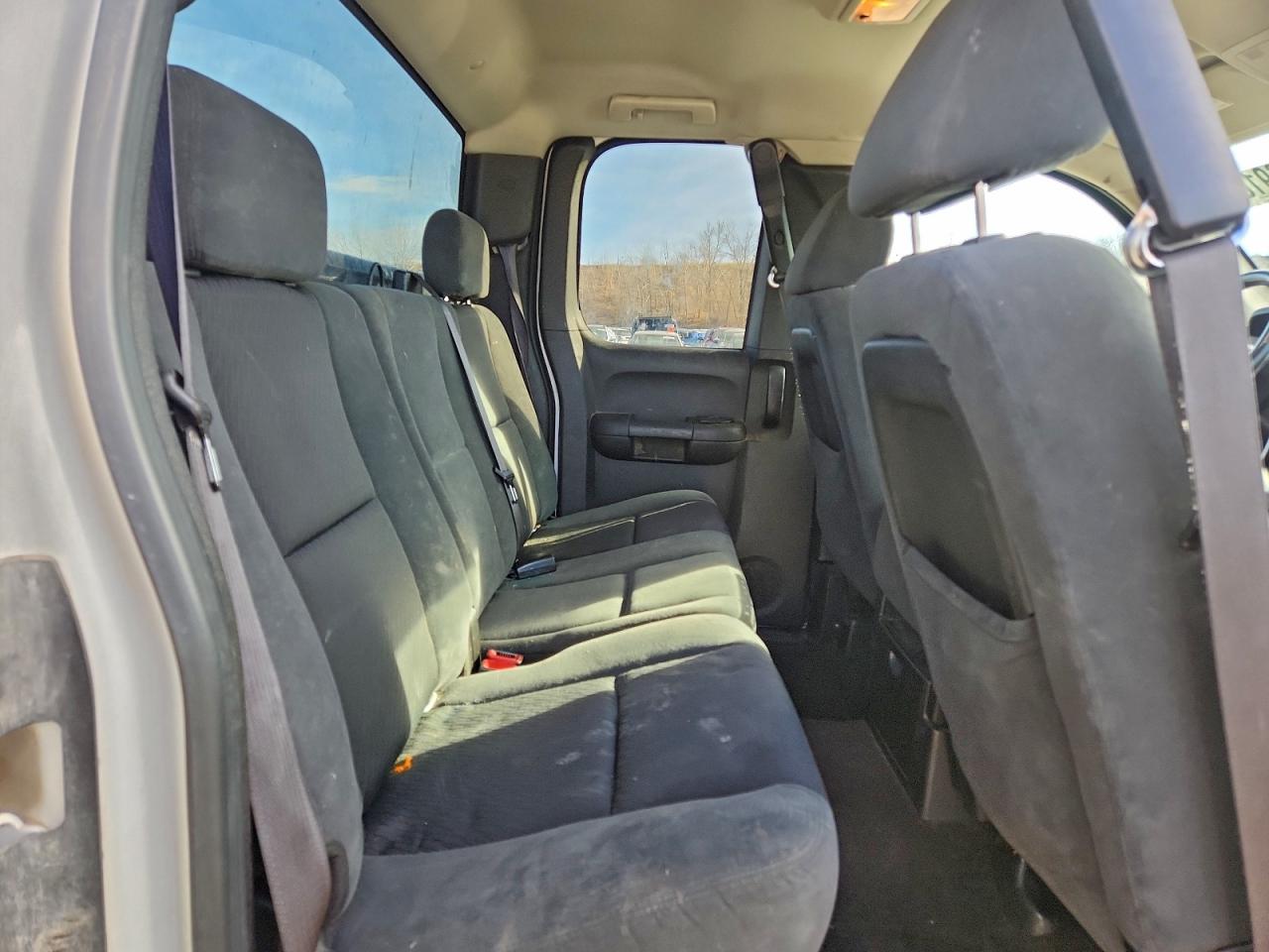 GMC Sierra K2500 Sle Image 9