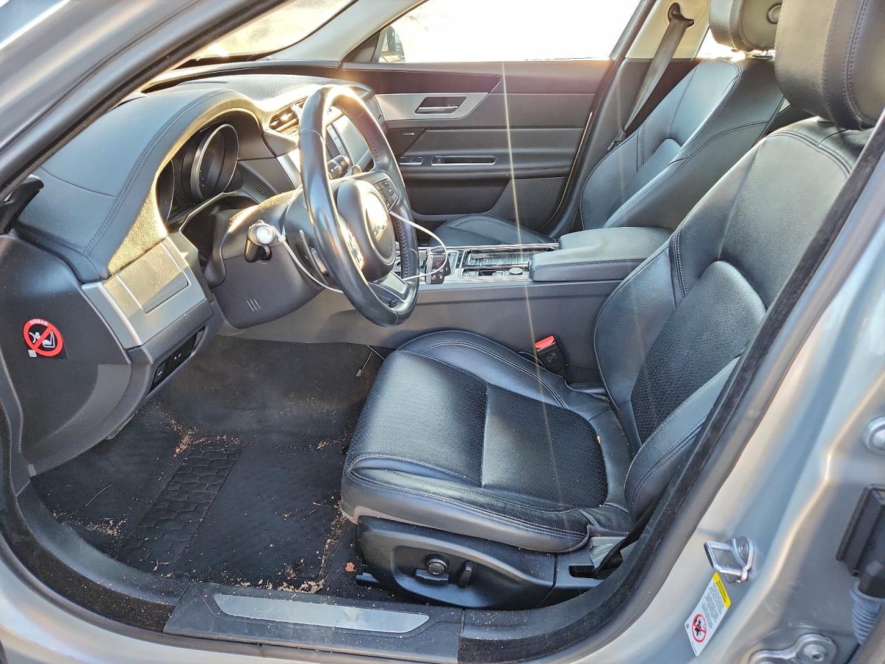 Jaguar XF Prestige Image 6