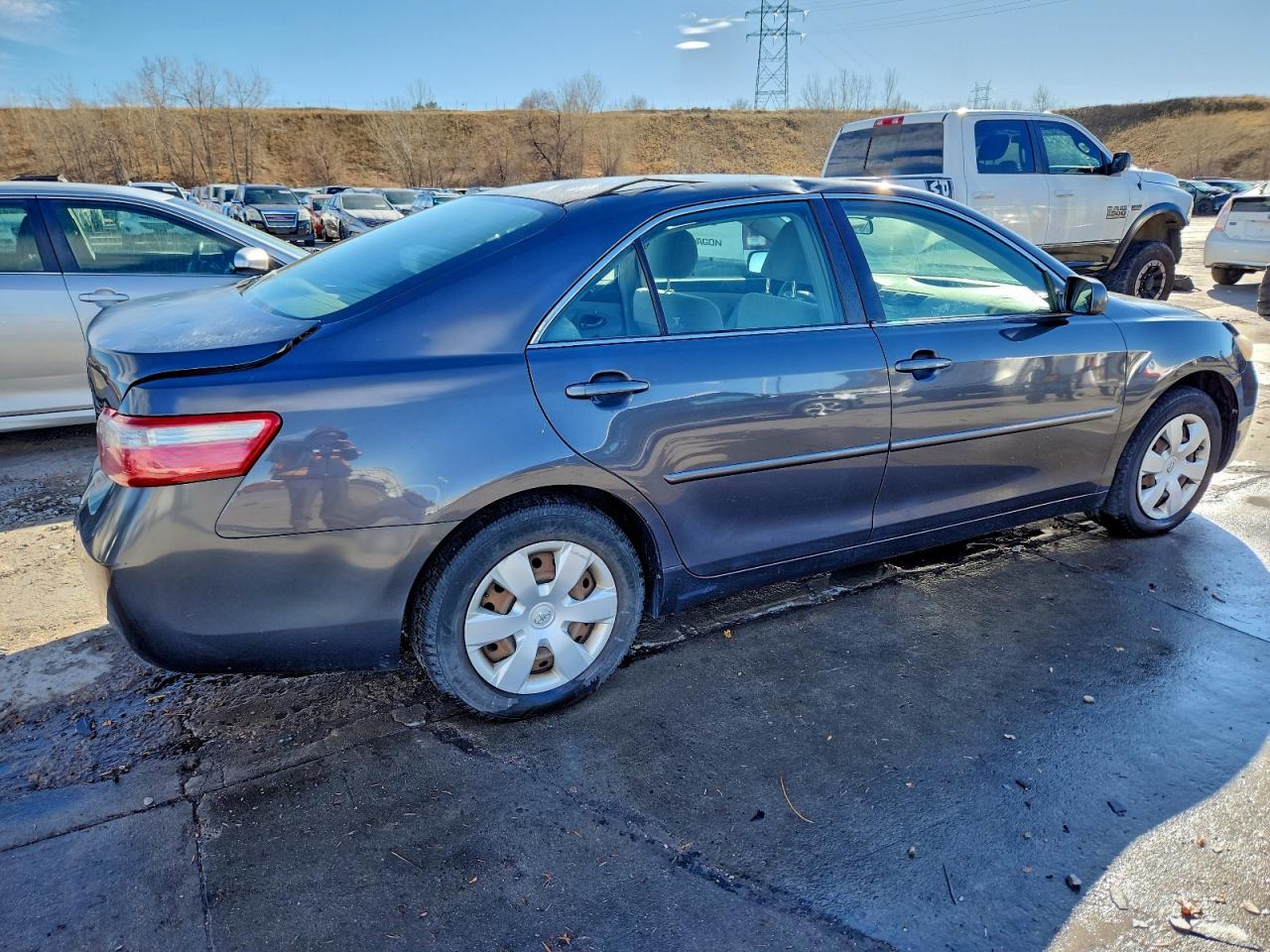 Toyota Camry Base Image 2