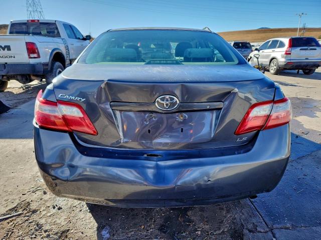 Toyota Camry Base Image 4