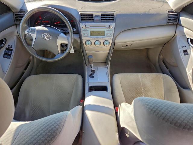 Toyota Camry Base Image 9