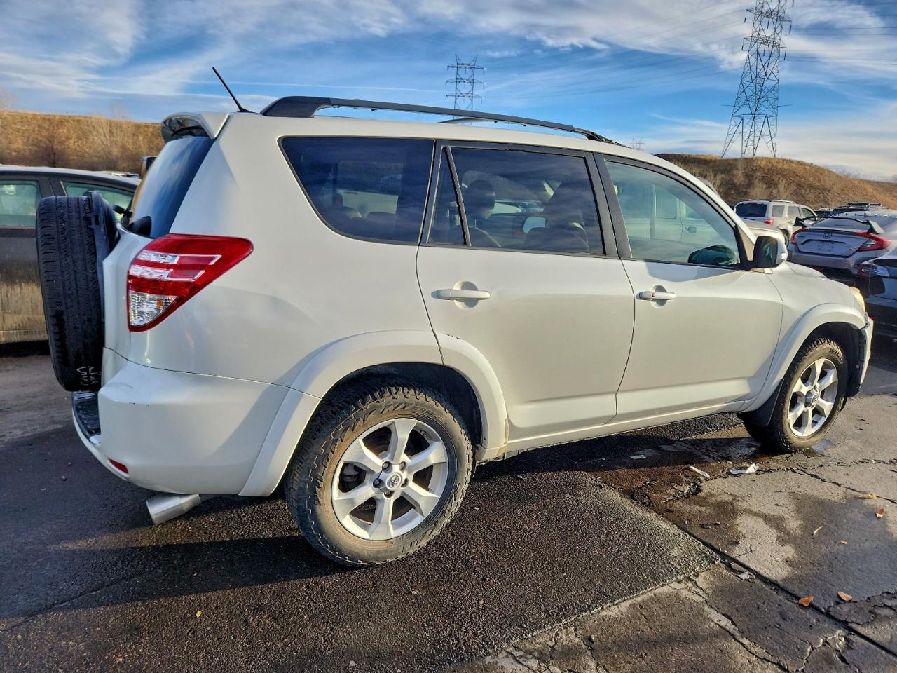 Toyota RAV4 Limited Image 12