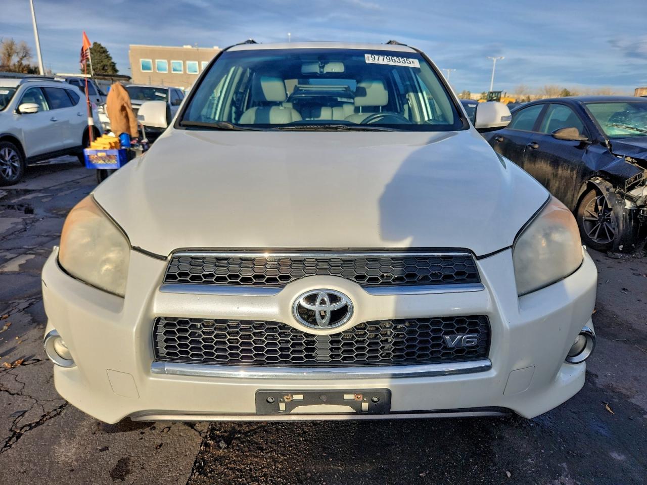 Toyota RAV4 Limited Image 7