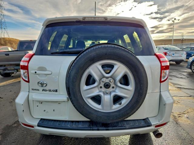 Toyota RAV4 Limited Image 8