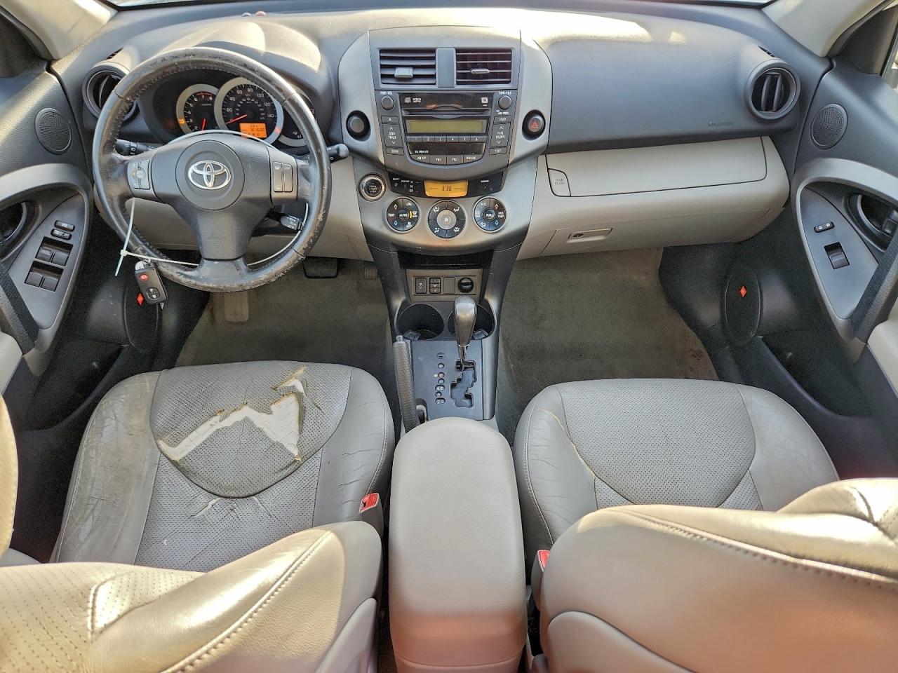 Toyota RAV4 Limited Image 6